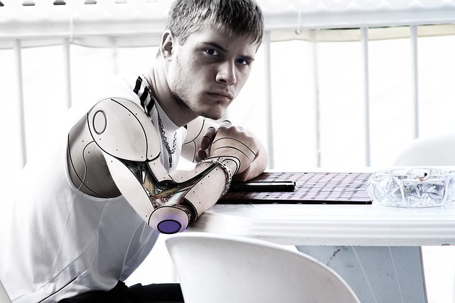 Roboty nahradia do roku 2030 až 20 miliónov pracovných miest v továrni